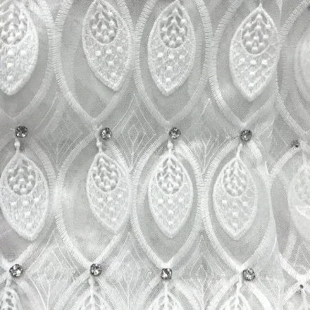 firanka-gotowa-na-przelotkach-z-pasowym-wzorem