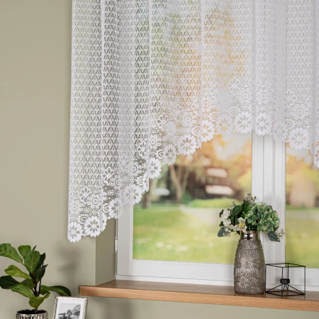 firanka-z-kwiatowym-wzorem