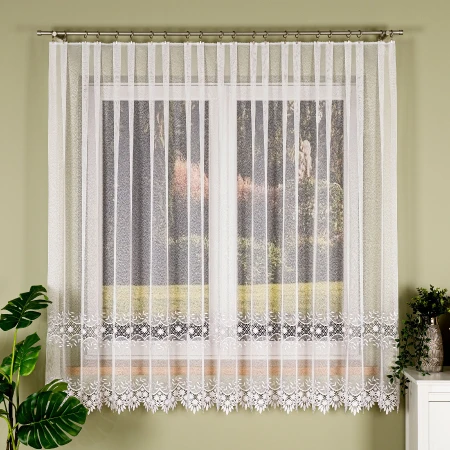 haftowana-firanka-z-aplikacja