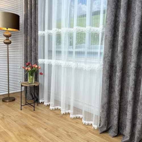 Przejdź do produktu Firana plisowana na taśmie z pasami gipiury i koralikami 400x230 cm AR32