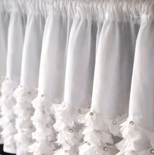 Przejdź do produktu Zazdrostka na taśmie zdobiona pasem płatków z cyrkoniami 160x70 cm AR36