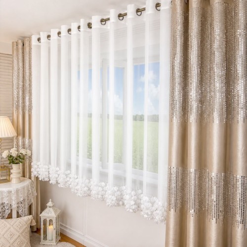 Przejdź do produktu Firana z szyfonu na przelotkach zdobiona płatkami i cyrkoniami 400x140 cm AR36
