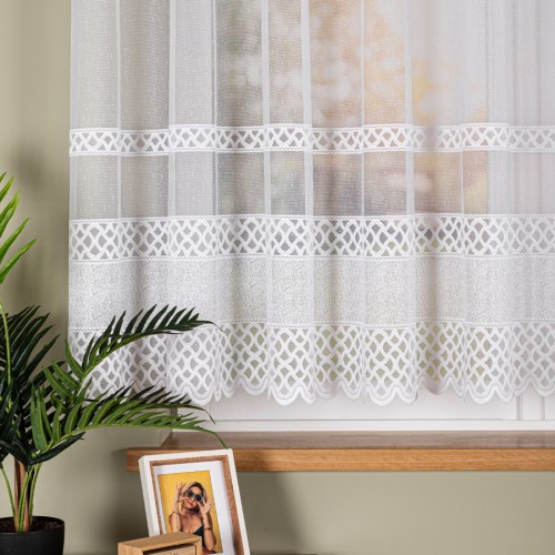 Przejdź do produktu Firanka żakardowa ze wzorem pasowym wysokość 155 cm 107627