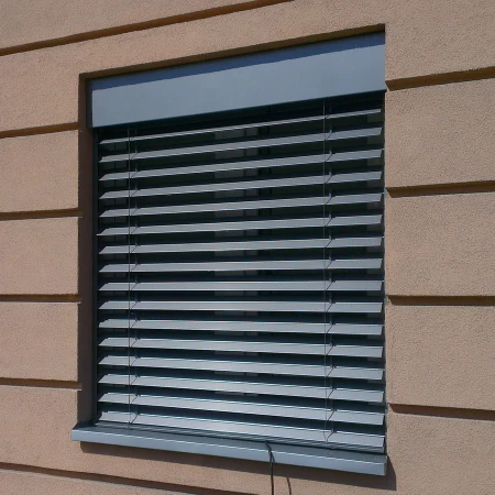 ZEWNĘTRZNE FASADOWE 900x900 Z BLENDĄ ALUMINIOWĄ.jpg