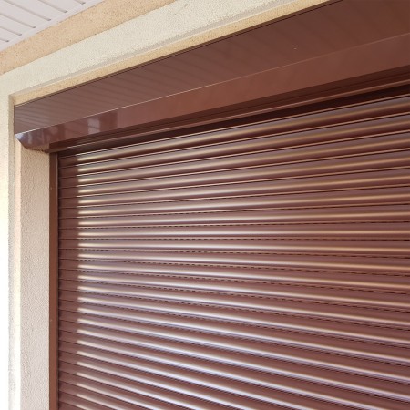 Elektryczna roleta elewacyjna.