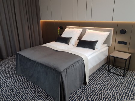 NARZ 310 Narzutka na łóżko rozm. 160x80x45 cm