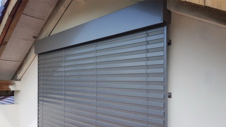 Żaluzje fasadowe z napędem elektrycznym