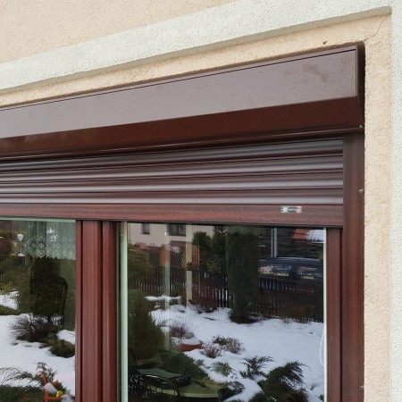 Zewnętrzna roleta elewacyjna, skrzynka detal.