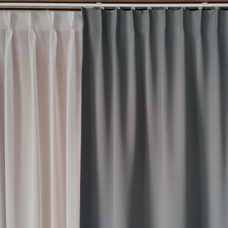 SC/UNI/115 Tkanina zasłonowa blackout kol. ciemny szary o szer. 280 cm