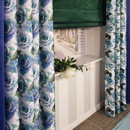 Zasłona na przelotkach w kwiaty