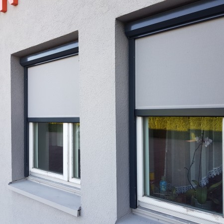 Roleta zewnętrzna screen SK45 w rozm. 120x140 cm napęd elektryczny