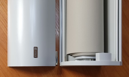 Kaseta otwarta - RM 40 Roleta wolnowisząca z napędem elektrycznym.