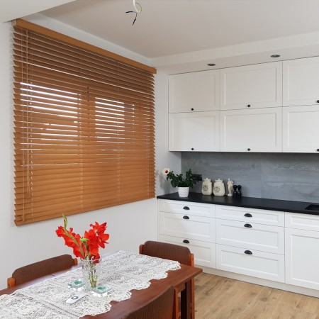 Żaluzja bambusowa na wymiar do kuchni.