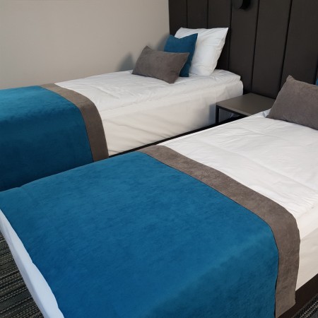 Narzutka hotelowa na łóżko PAS 327