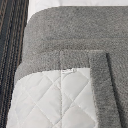 Narzuta na łóżko.