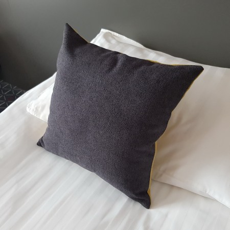 Poszewka dekoracyjna na poduszkę.