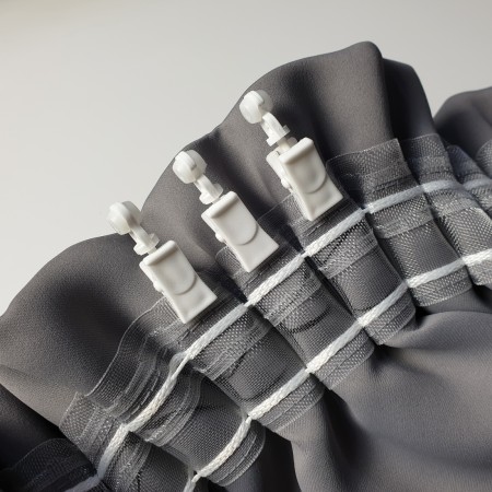 Zasłona zaciemniająca na żabkach