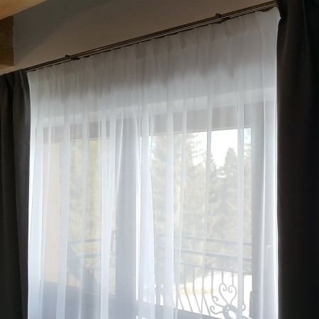 Nowoczesna firanka na haczykach typu flex. Komplet 10 sztuk.