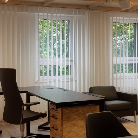 Żaluzje pionowe do biura