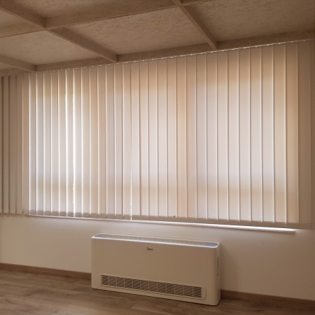 Żaluzje pionowe elektryczne