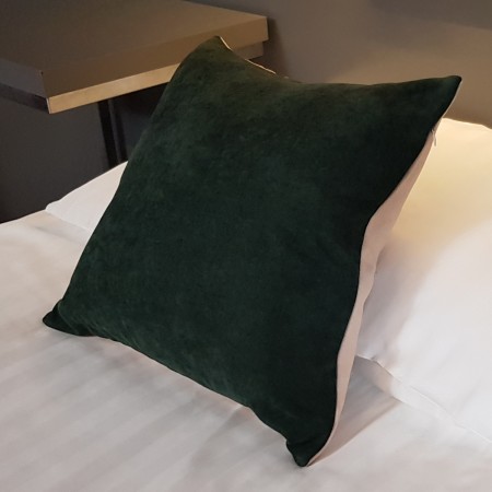 Poszewka dekoracyjna zielona.