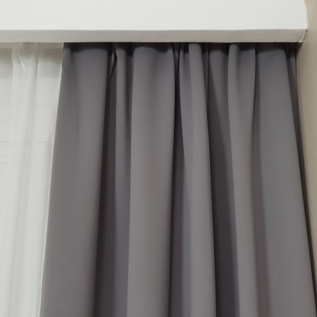 Zasłony hotelowe zaciemniające.