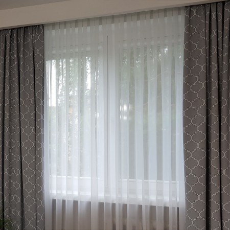 Zasłona hotelowa zaciemniająca.