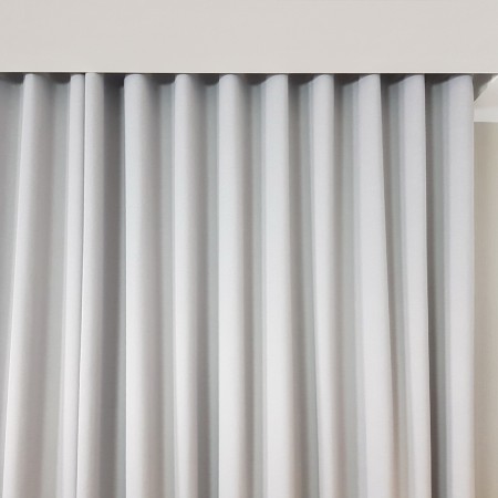 Zasłony do pokoju hotelowego.