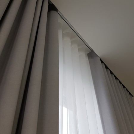 Zasłona niepalna z atestem.