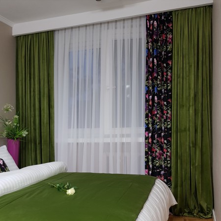 Zasłona hotelowa zaciemniająca w rozm. 140x250 cm.