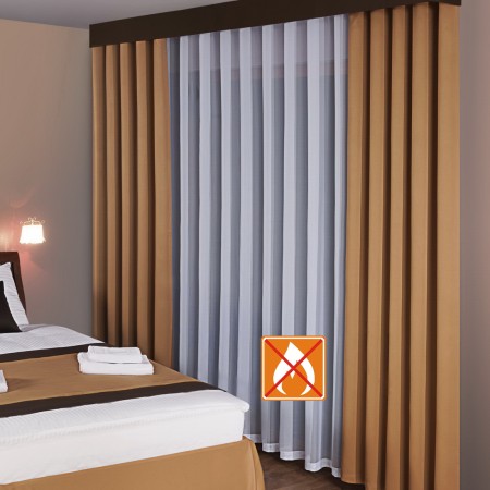 Firana z atestem niepalności.