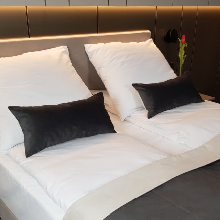 Poszewka hotelowa na poduszkę 30x60 cm.