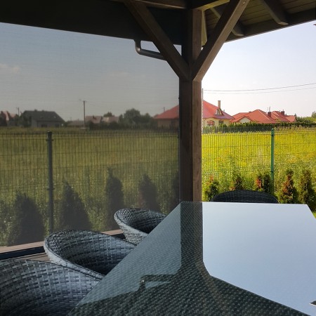 Roleta typu screen 460x300 cm.