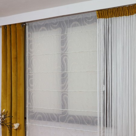 Roleta rzymska rozsuwana.