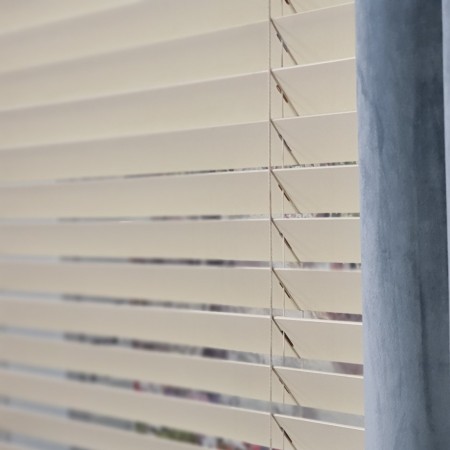 Żaluzje drewniane na wymiar.