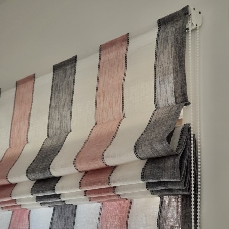 Roleta rzymska montowana do ściany