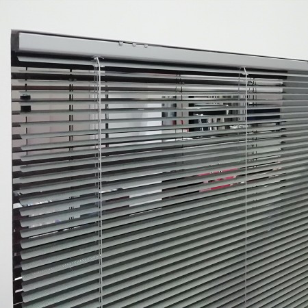 żaluzja aluminiowa 25mm.jpg