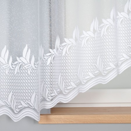 Firanka żakardowa z ozdobnym wzorem na dole