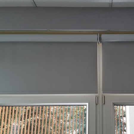 R 45 Roleta wolnowisząca do salonu ..jpg