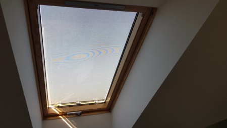 Markiza do okna dachowego Velux (2).jpg