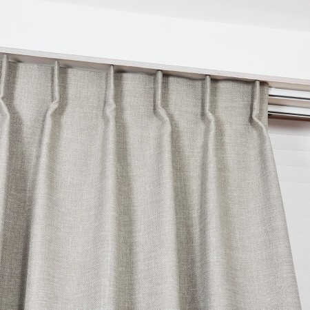 Zasłona zaciemniająca na fleksach.