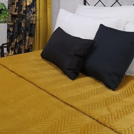 Czarna poszewka na jaśka.