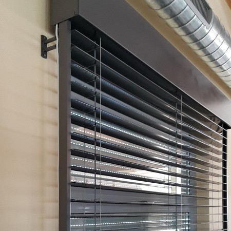 Żaluzja fasadowa samonośna (2).jpg