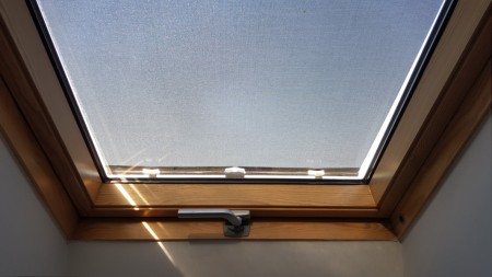 Markiza do okna dachowego Velux (5).jpg