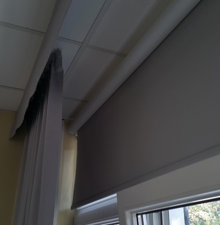 Roleta wolnowisząca do sypialni..jpg