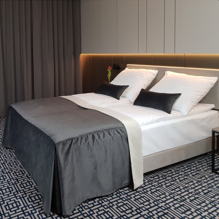 NARZ 310 Narzutka na łóżko rozm. 160x80x45 cm