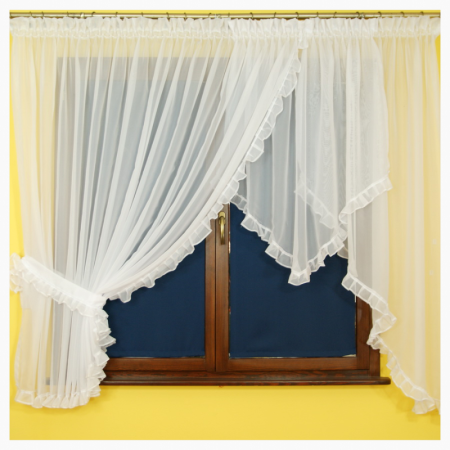 MAG069 Firanka gotowa krótka rozmiar 170x200 cm.