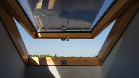 Markiza do okna dachowego Velux (3).jpg