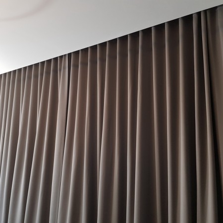 MAG 334 Zasłona hotelowa blackout na fali w rozm. 300x250 cm