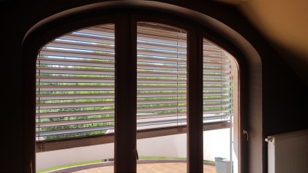 Żaluzje zewnętrzne fasadowe w kolorze antracyt